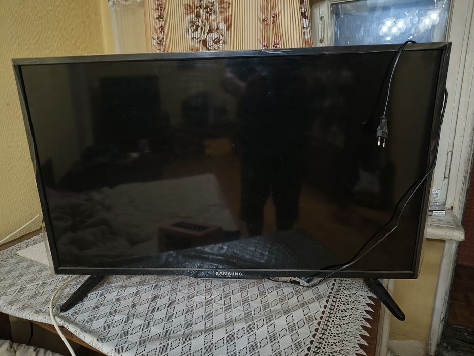 Телевізор Samsung 4K Smart TV LED 43 дюйми