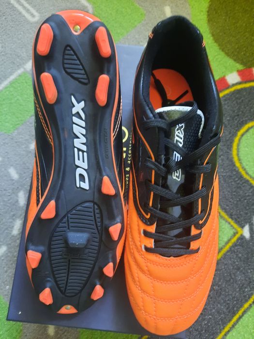 Продам Новые Футбольные Бутсы DEMIX  PRO SERIES 41 р. 27 см стелька