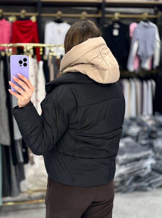 Куртка чорна жіноча