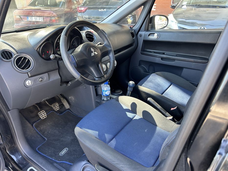 Mitsubishi colt 1.1 com apenas 41000km