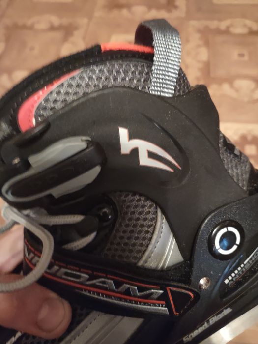 Продам профессиональные коньки