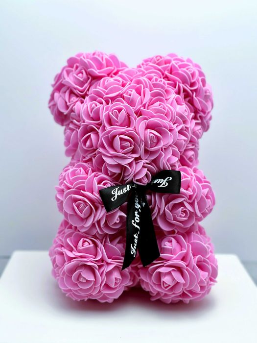 Dekoracja sztuczne róże miś różowy pink Walentynki