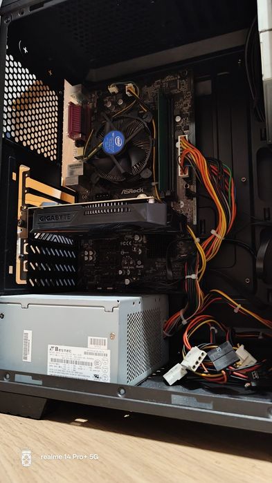 Komputer Silentium PC Intel 4gen 4GB rx550 2GB