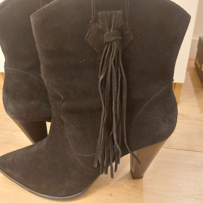 Botki zamszowe Gino Rossi