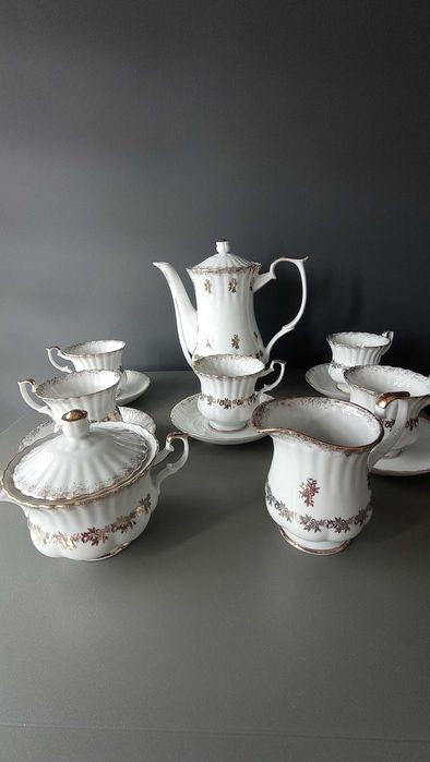 Serwis kawowy z porcelany Chodzież