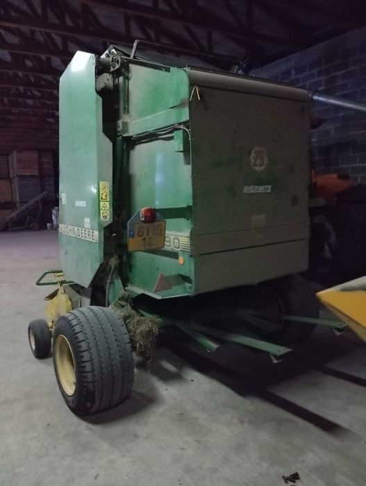 Prasa John Deere 590