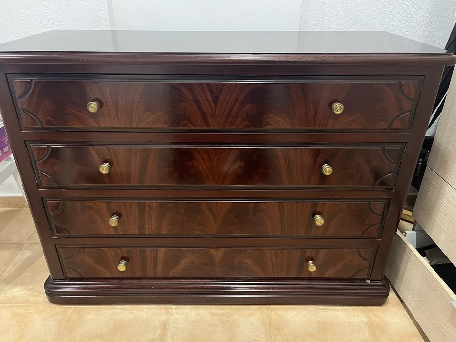 Cómoda Madeira Maciça