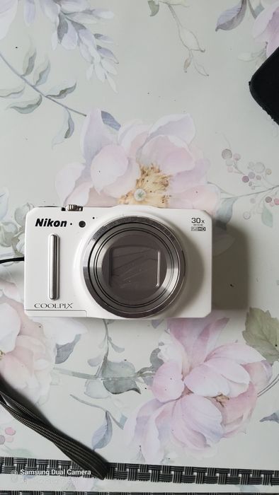 Nikon coolpix S9700
