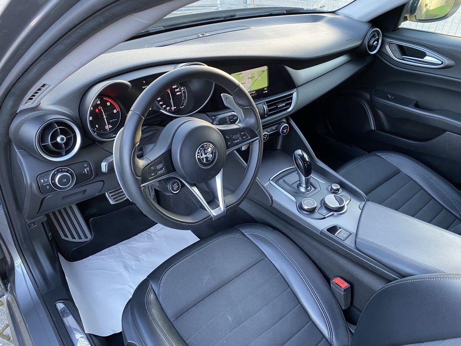 Alfa Romeo Giulia 2.2dA 180cv - Nacional- otimo estado - 1 dono