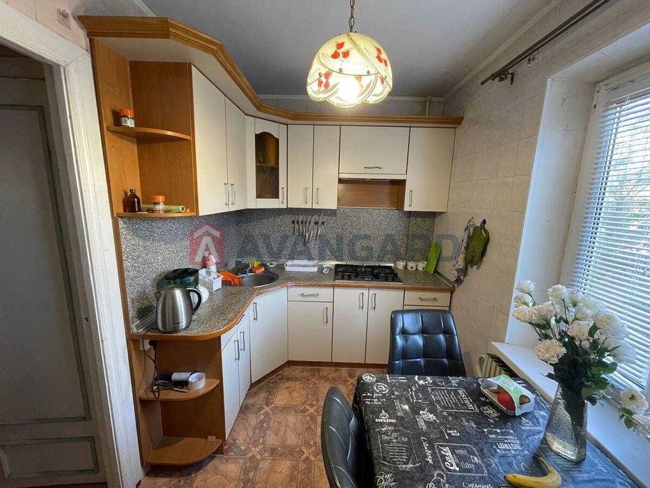 Продаеться 1-кім квартира. Бородинський