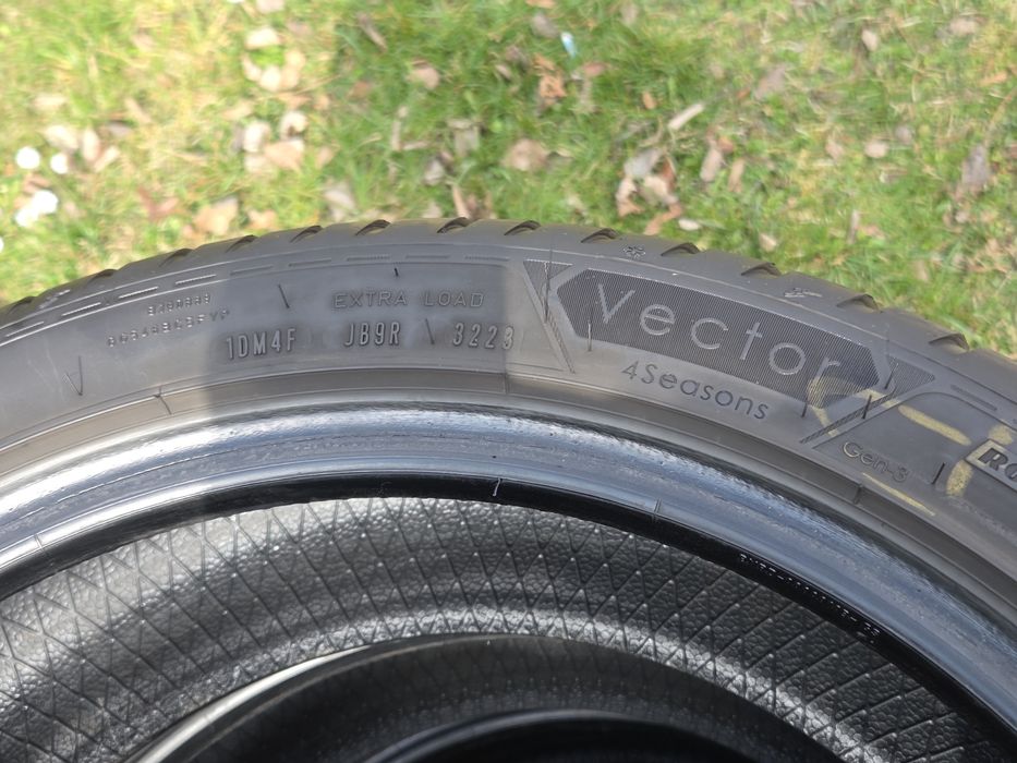 Goodyear vector 4seasons RunFlat 2023r