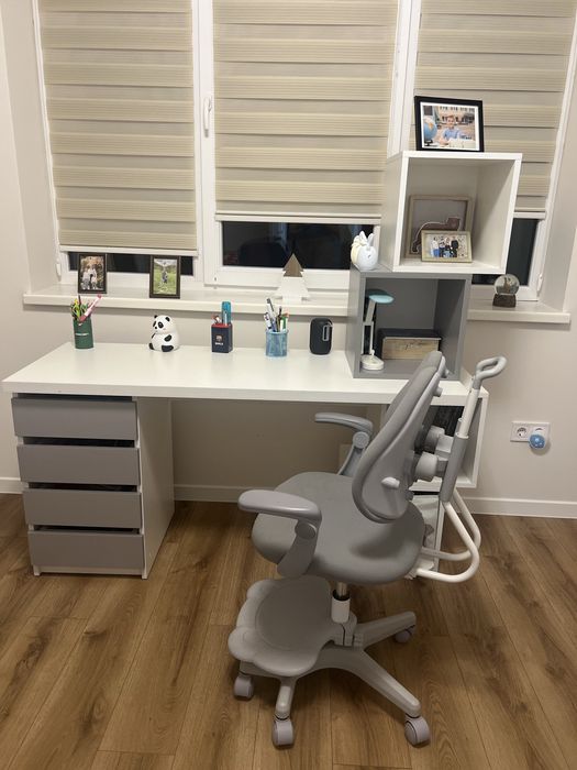 Стіл пимьмовий в ідеальному стані