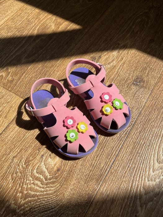 Сандали на девочку