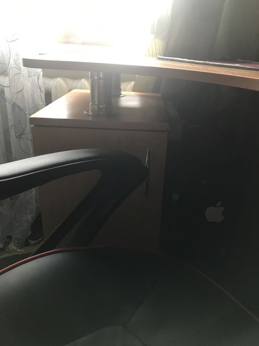 Продам письменный дизайнерский стол