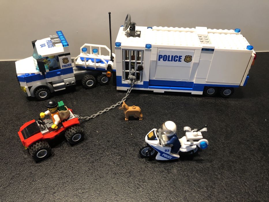 Klocki Lego 60139 City - 3 w 1 Policja, mobilne centrum dowodzenia