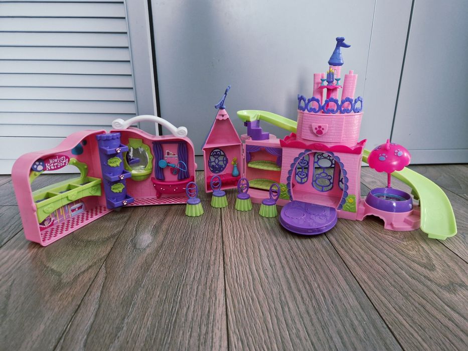 Zamek dla lalek lecznica dla zwierząt  lps