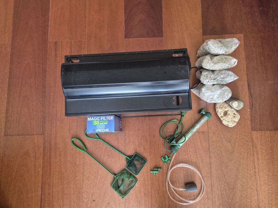 Aquário com filtro e extras
