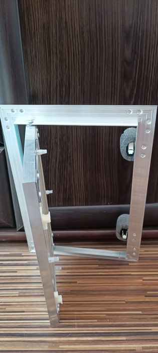 Okienko inspekcyjne podtynkowe 200x300