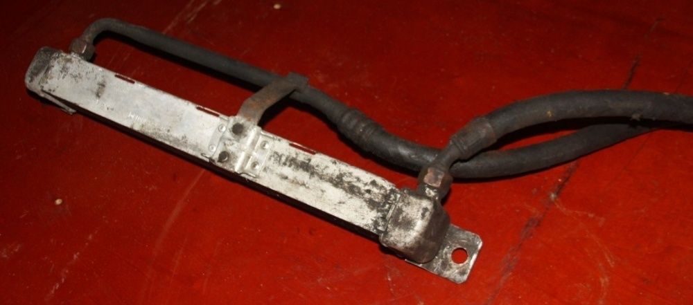 Масляный радиатор Mерседес 2.3-2.9 трубки Разборка Бус 207-410 Т1