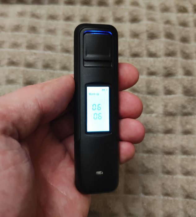 Кишеньковий побутовий безконтактний алкотестер Keweisi CSY-006 із цифр