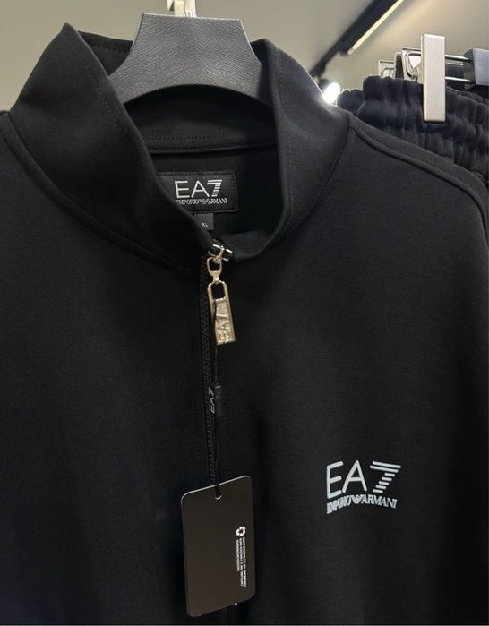 Спортивний костюм Emporio Armani EA7