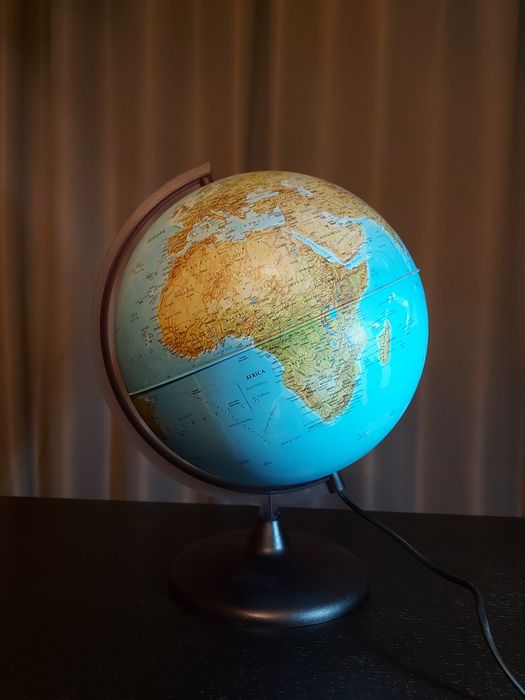 Globo terrestre iluminado - NOVO