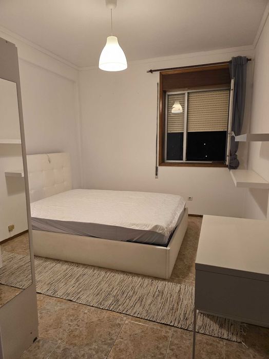 Quarto para Menina no Centro de Santa Maria da Feira