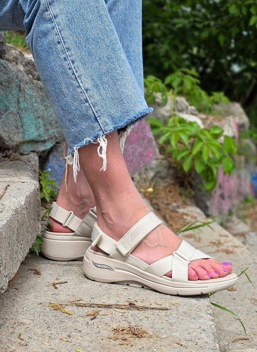 Жіночі сандалі Skechers GO Walk Arch Fit оригінал.