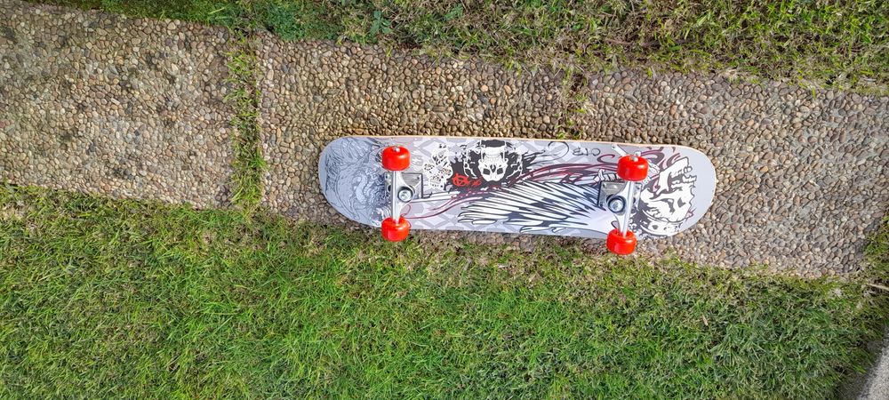 Skate semi novo - Aproveita já!