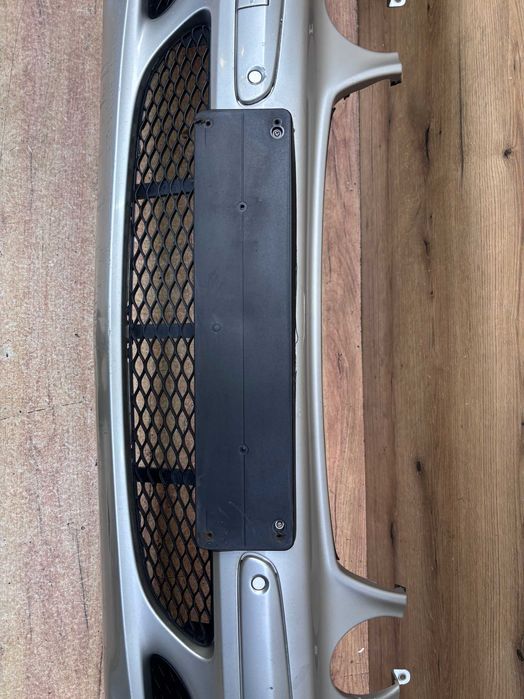 Zderzak przedni Mercedes W211 6x pdc kolor 744