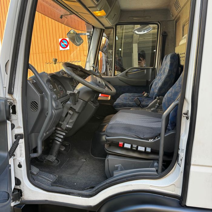 Iveco Euro Cargo em ótimo estado.