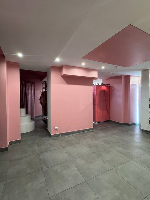 Суборенда двох окремих кімнат у магазині косметики Львів