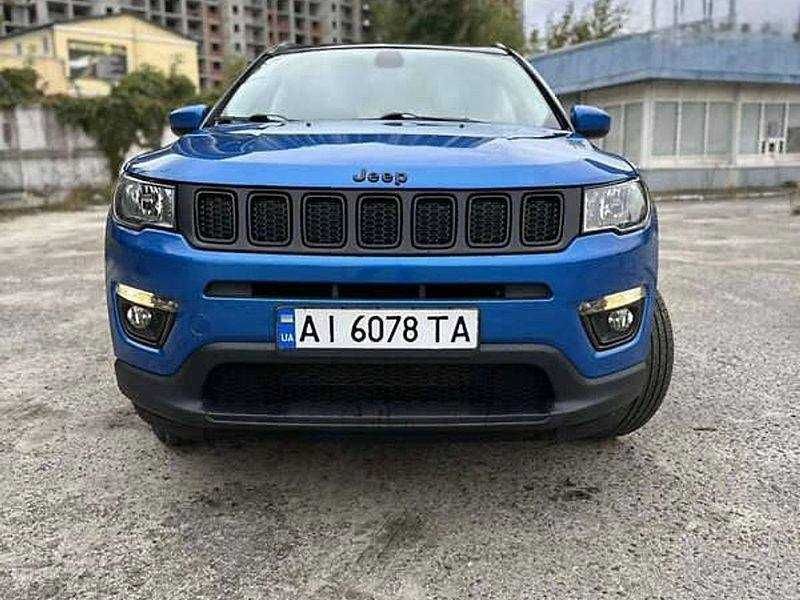 Машина продаж Jeep Compas