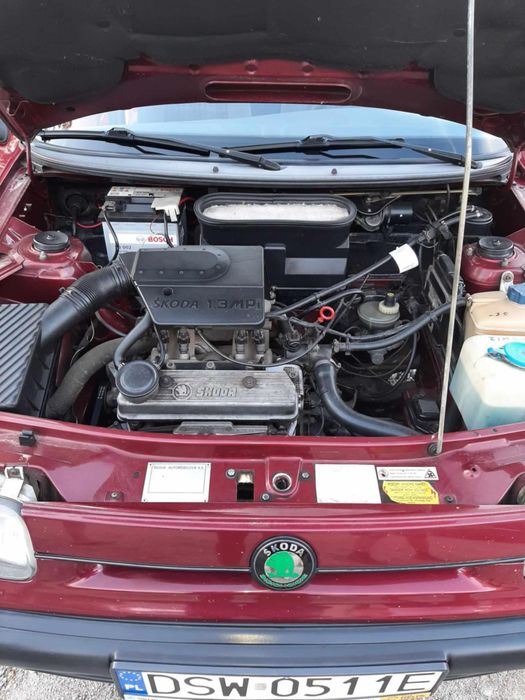 Skoda Felicja sprawna opłaty dwa komplety kół