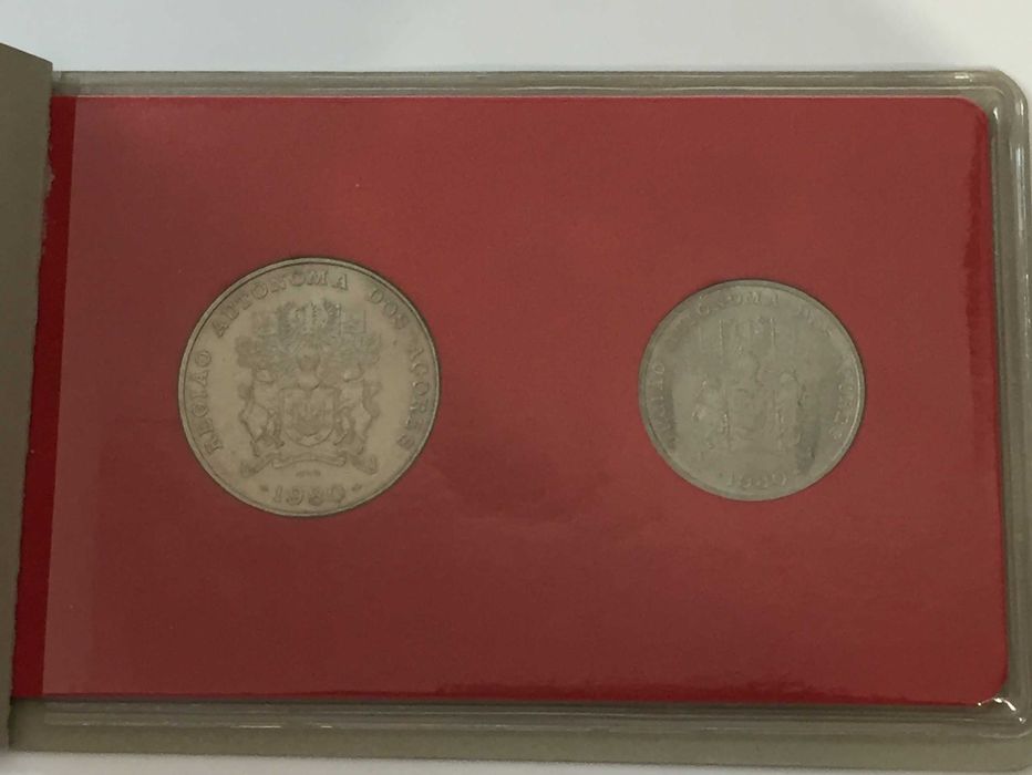 moedas Autonomia Regional Açores 25 e 100 Escudos 1980 - carteira do Banco de Portugal