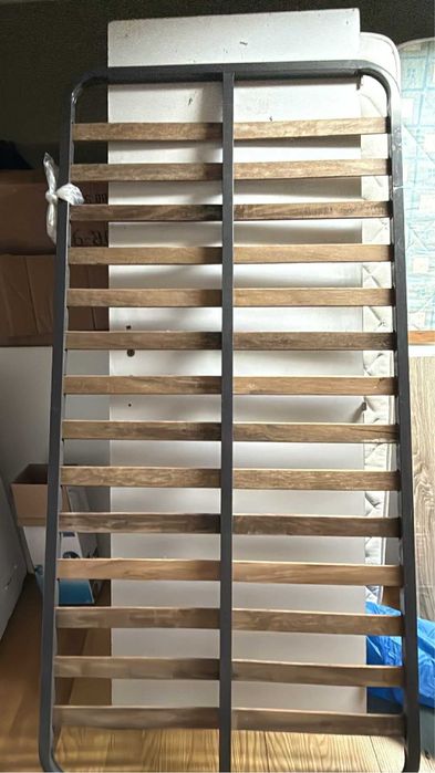 Cama de Solteiro em Madeira + colchao