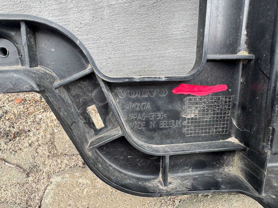 Воздуховод, Жалюзі радіатора Volvo S60