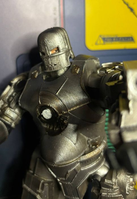 Iron man, залізна людина
