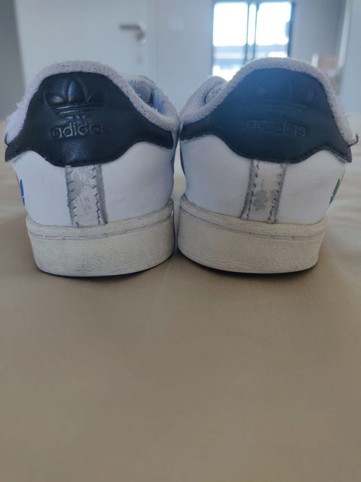 Sapatilhas Adidas Superstar tamanho 26