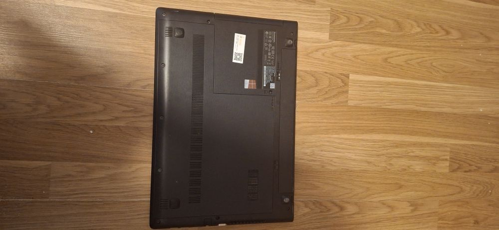 Laptop lenovo model 80L0