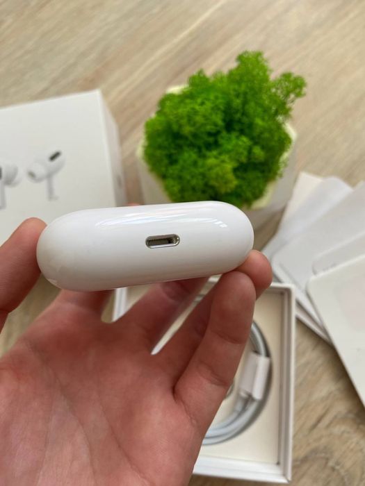 Навушники AirPods Pro