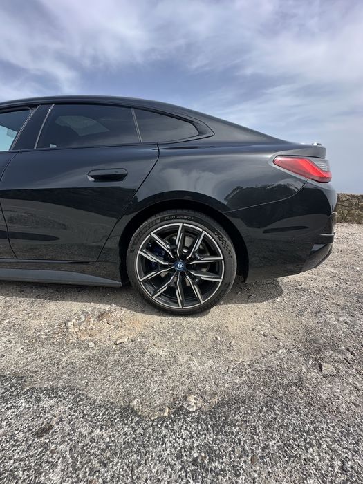 BMW I4 M50 veiculo de garagem