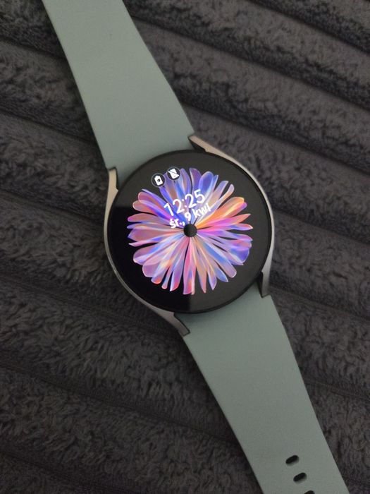 Samsung Galaxy Watch 6 smartwatch