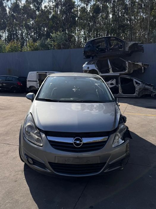 Para peças OPEL Corsa D