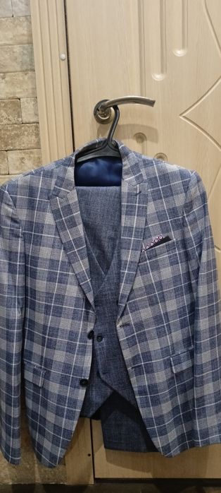 Мужской костюм.В илеальнейшкм состоянии.Одевался 2 раза.