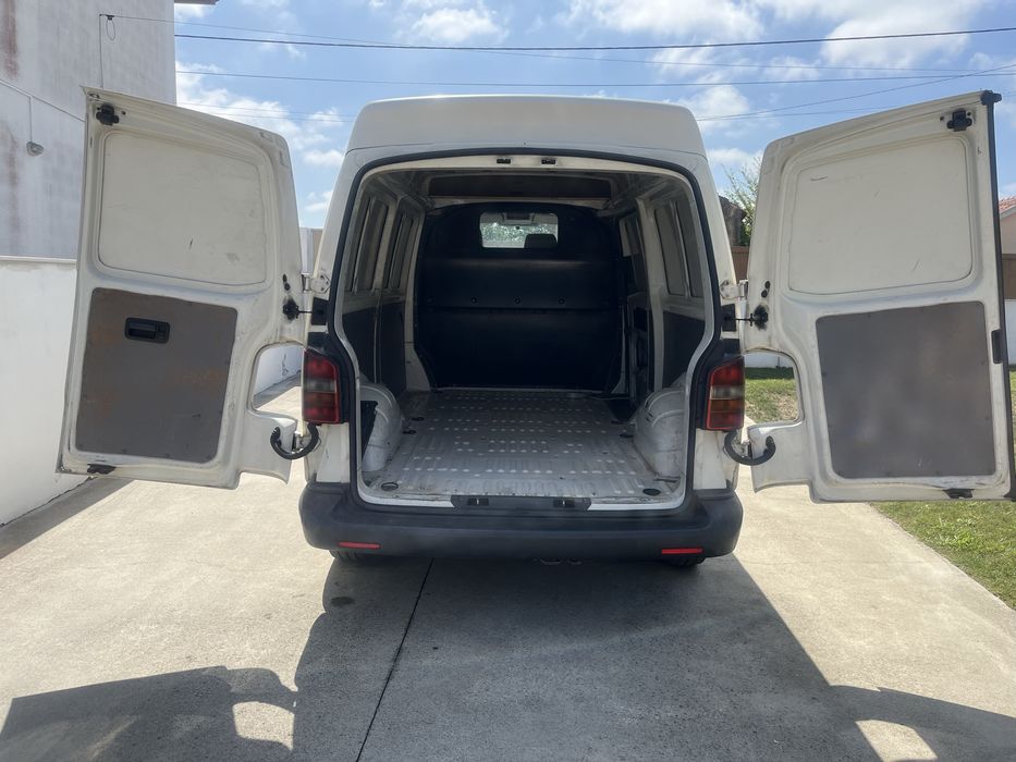 VW Transporter à Venda – Excelente Oportunidade!