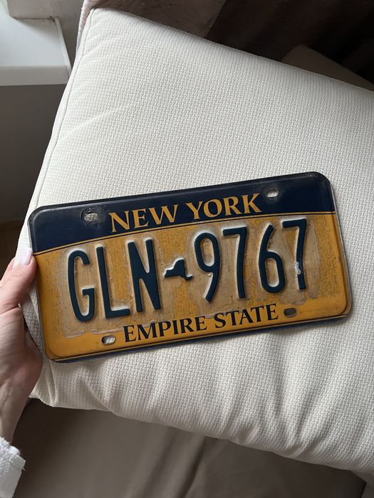 Tablica rejestracyjna z USA stan new york