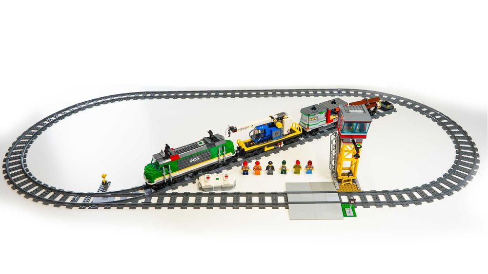 LEGO City 60198 Вантажний потяг із пультом, вагонами та рейками