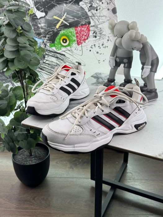 Кросівки шкіряні Adidas Strutter 43 розмір Е14197