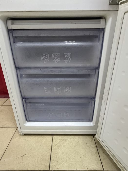 Холодильник BEKO CS 338022